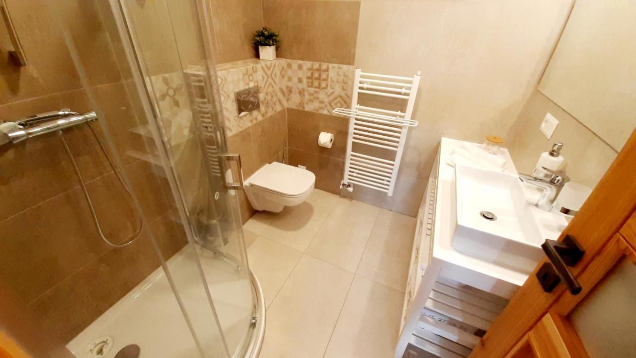 Drevenica Pod Demaenovskou Horou Villa เดมานอฟสกา โดลินา ภายนอก รูปภาพ